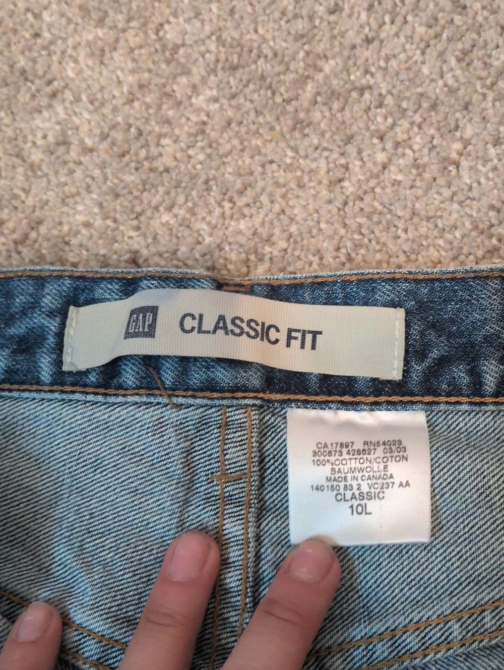 GAP Women's Classic Fit Light Blue Denim Jeans